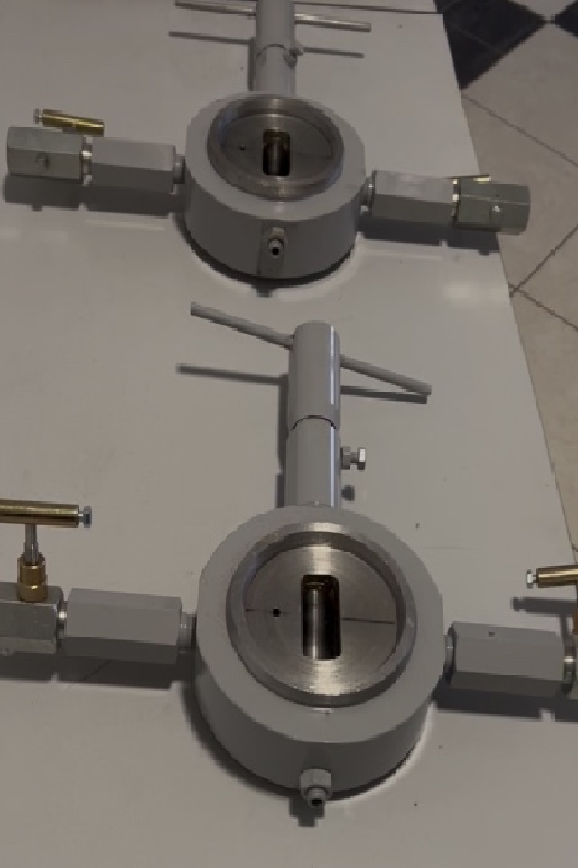 Штуцер регулируемый фланцевый ШРФ-40-107,9  с комплектом вентилей, 